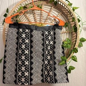 Forever 21 Black Boho Mini Skirt Women’s Medium Textured Festival Y2K